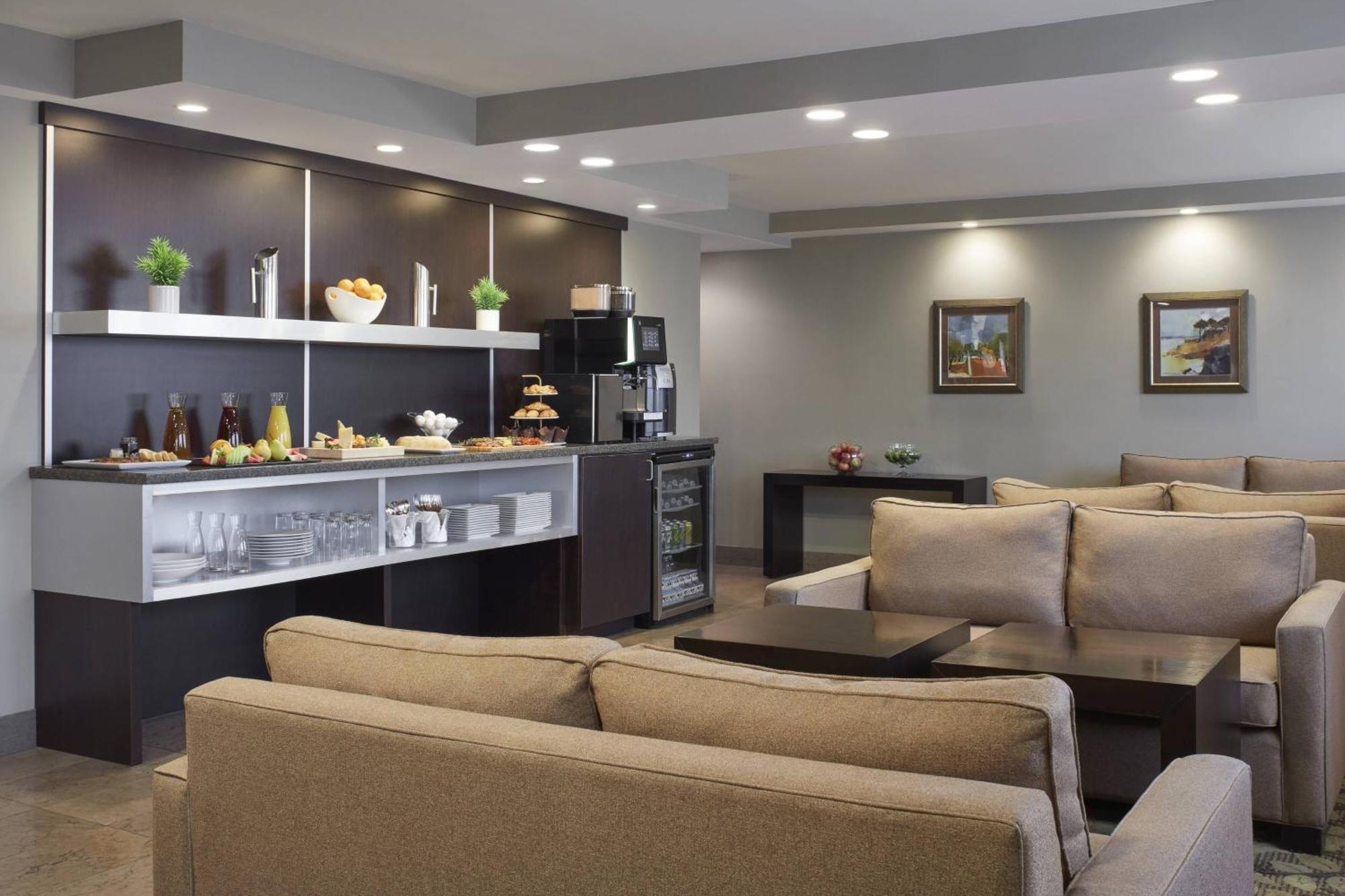 Delta Hotels By Marriott Beausejour Moncton Esterno foto
