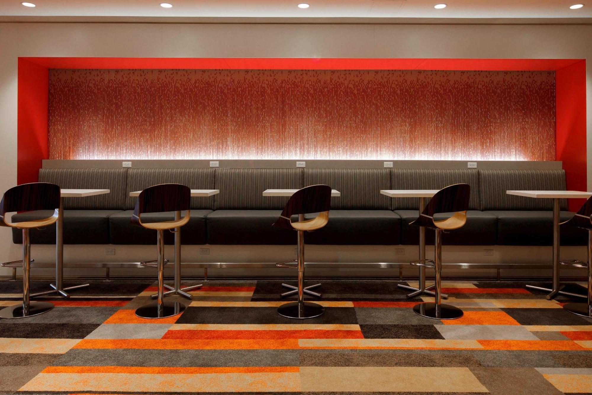Delta Hotels By Marriott Beausejour Moncton Esterno foto